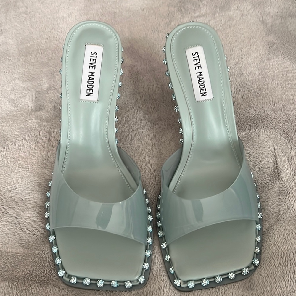 Womens sandals